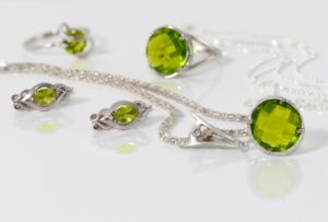 If so, peridot jewelry should be on your shopping list! Wearing a beautiful peridot pendant, ring, or bracelet