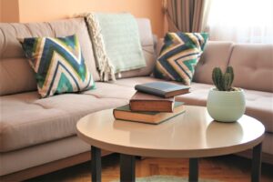 Tips for decorating a coffee table